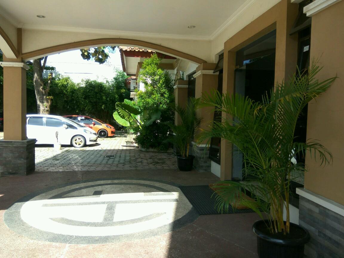 Graha Hotel Sragen Kültér fotó