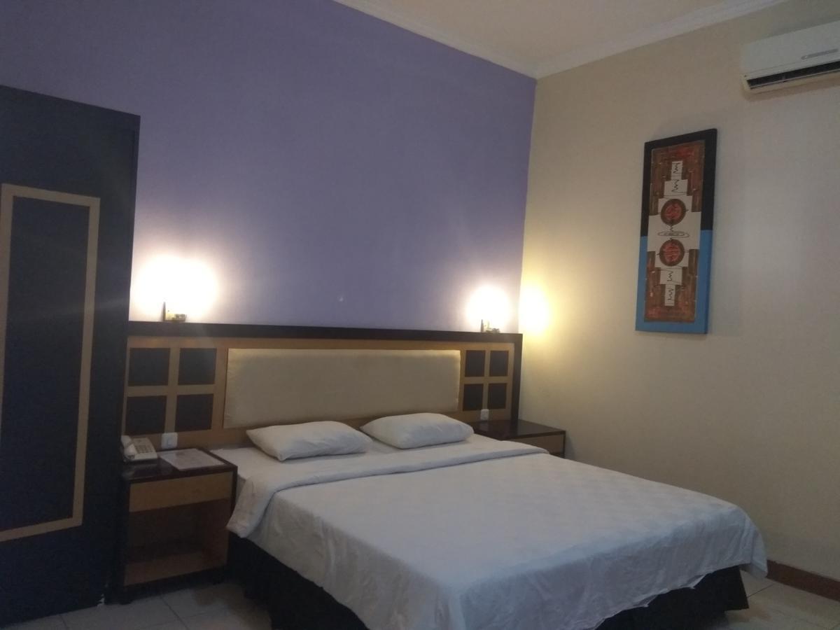 Graha Hotel Sragen Kültér fotó