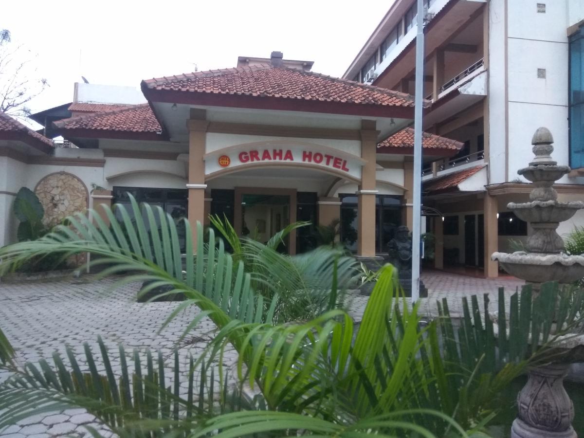Graha Hotel Sragen Kültér fotó