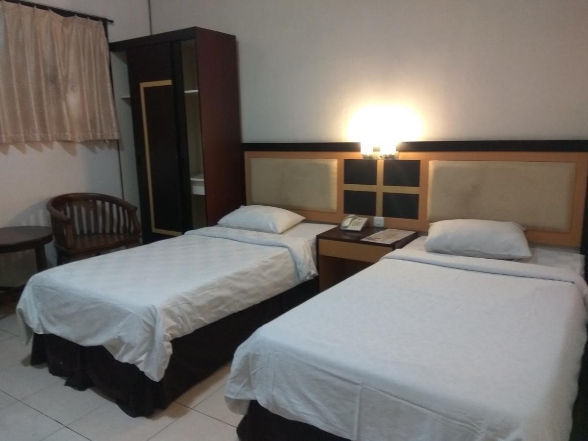 Graha Hotel Sragen Szoba fotó